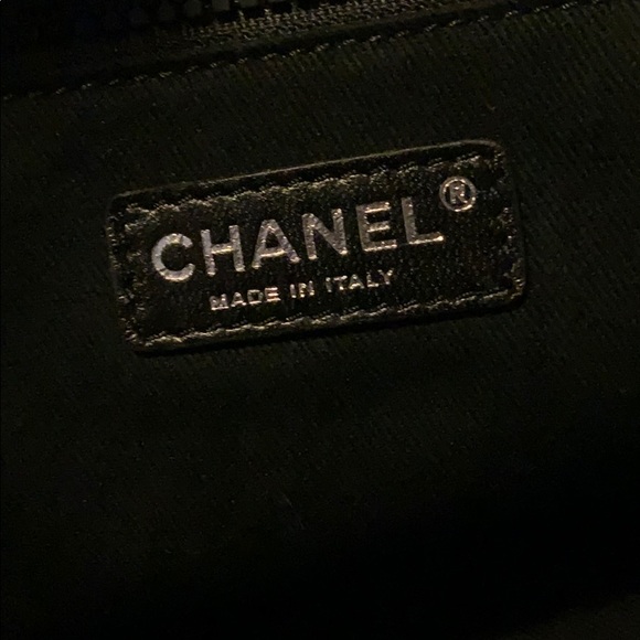 Chanel: Mobile Art Tote (Black) - Picture 10 of 11